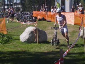 Jonathan Love springer med cykel i växlingsområdet